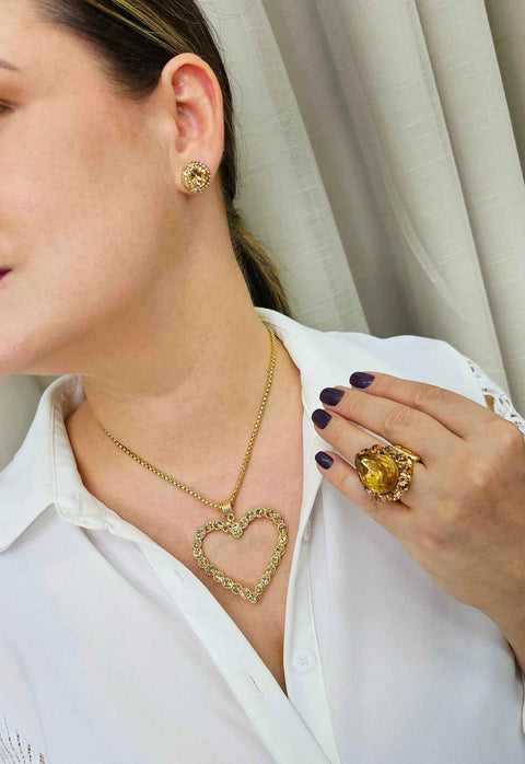 Colar Silene Gold com pingente de coração e veneziana dourada