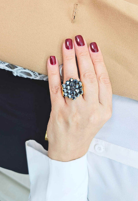 Anel Supreme com strass hematite banhado no dourado
