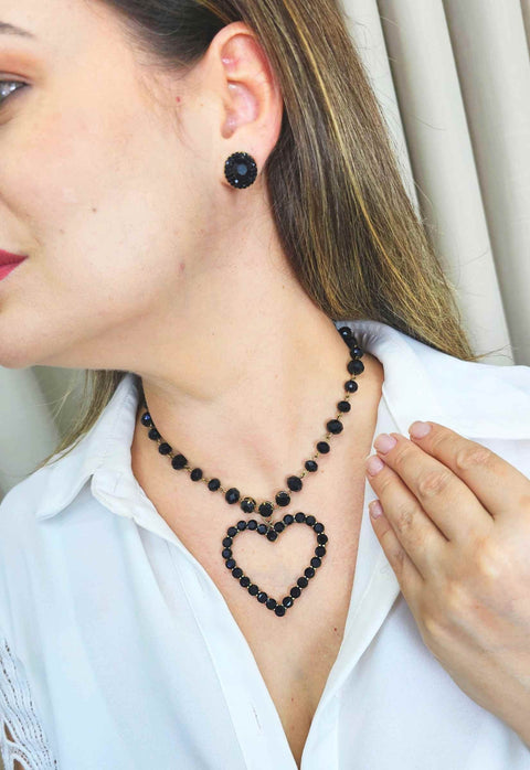 Colar Elisangela black com pingente de coração e pedras pretas