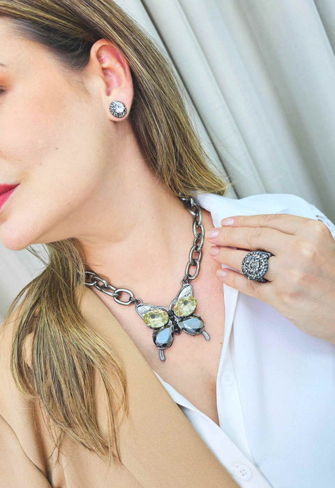 Colar Eterna com pingente de borboleta onix com pedras