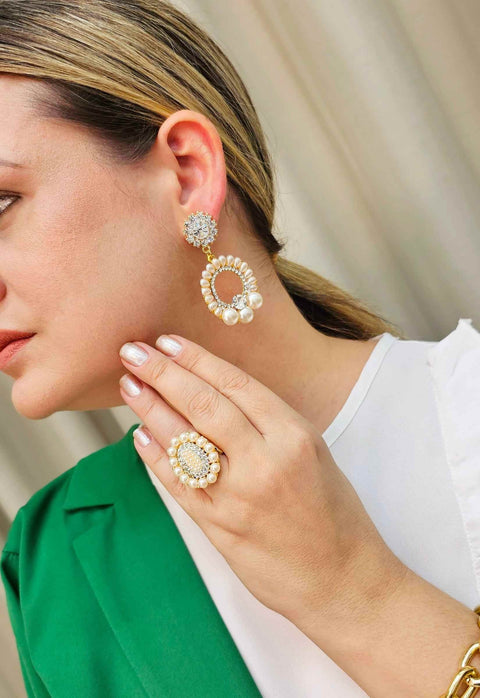 Brinco Kaila Glam com pérolas e strass cristal banhado no dourado