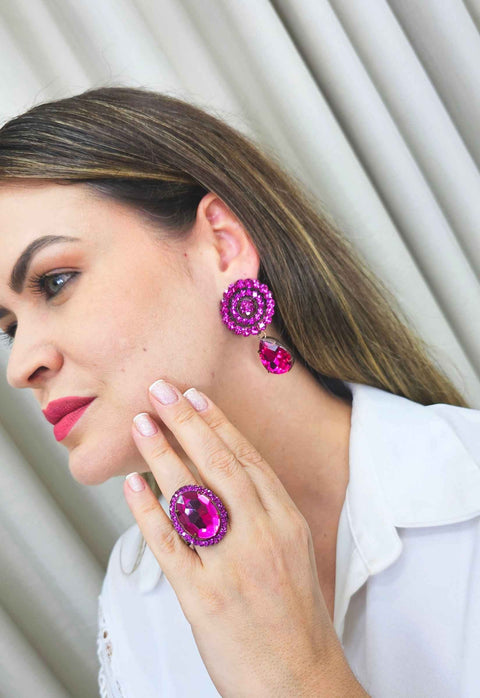 Brinco Amara redondo com gota fucsia banhado no vintage