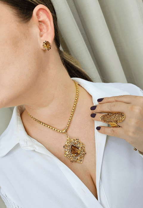 Colar Raridade Gold com pingente de strass e veneziana dourada