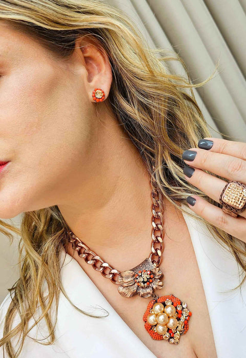 Brinco Valeska pequeno com pedras coral