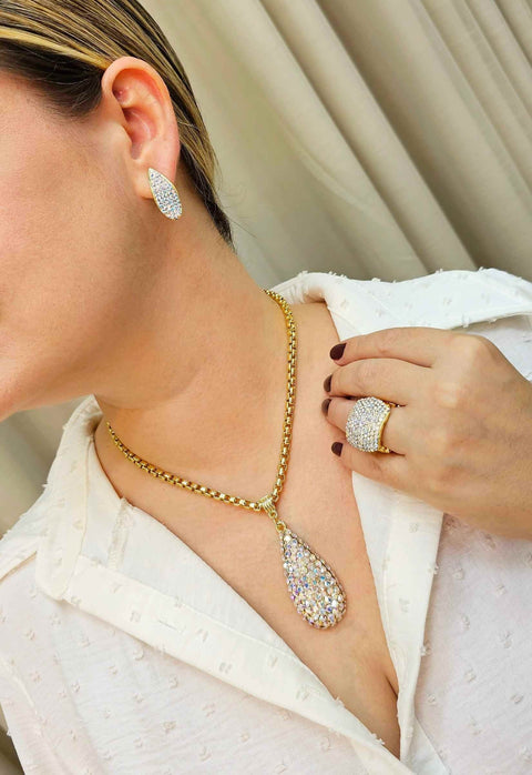 Colar Alure de gota furta cor banhado no dourado