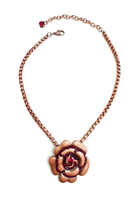 Colar Cecília Vermelho com pingente de flor e corrente veneziana