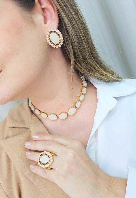 Choker Cassiopéia gold com pedras nude opal banhado no dourado
