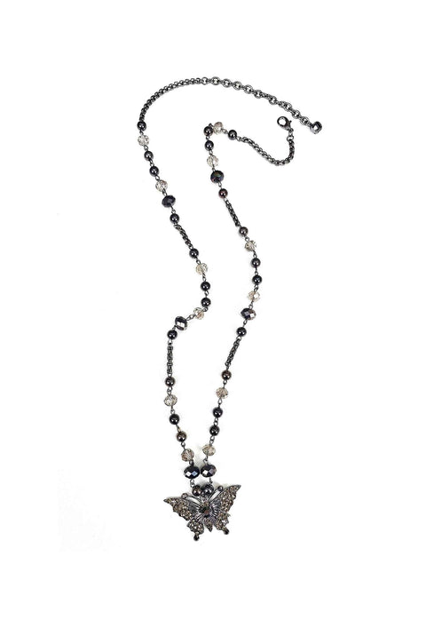 Colar Laila com pingente de borboleta e cristais black diamond