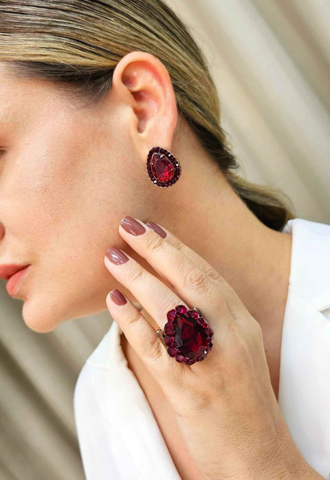 Brinco Tânia de gota vermelha