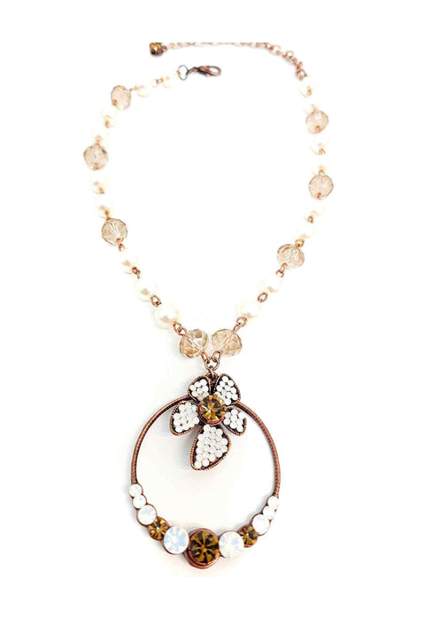 Colar Fabi de perolas com pingente de flor banhado no vintage