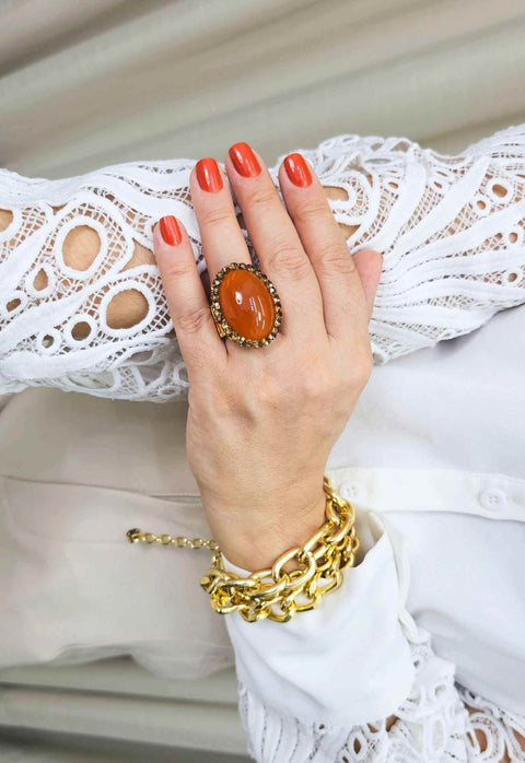 Anel Belladonna com pedra terracota banhado no dourado