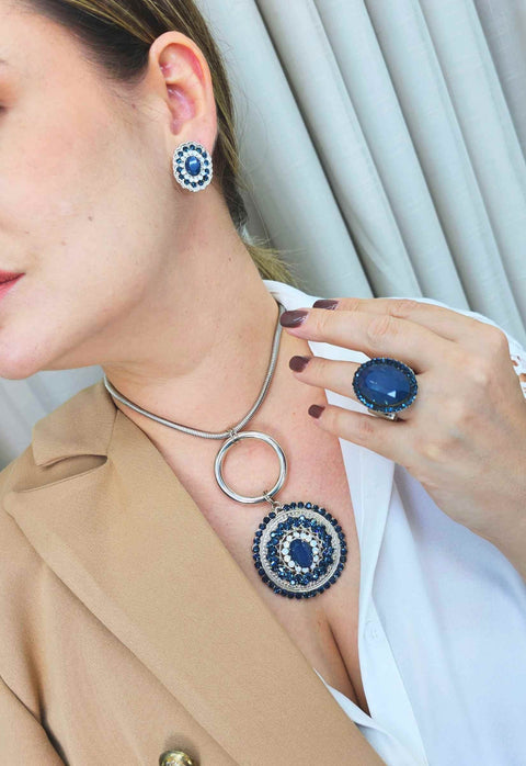 Colar Coliseu silver com mandala de pedras azuis banhado no prata