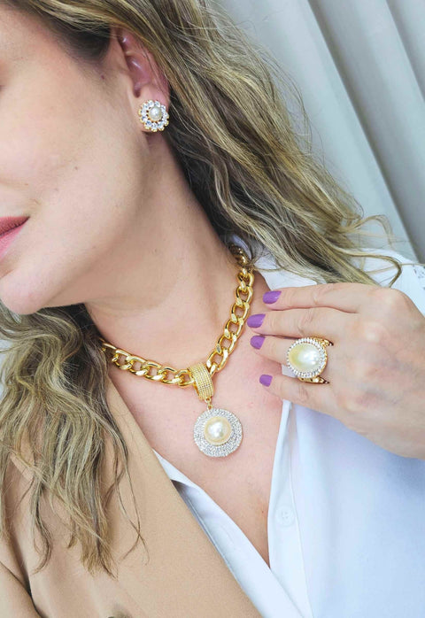 Colar Poesia gold com pingente cristal e perola banhado no dourado