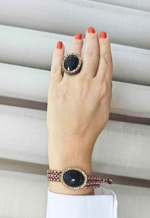 Pulseira Doce Transformação vintage com pingente de pedra preta