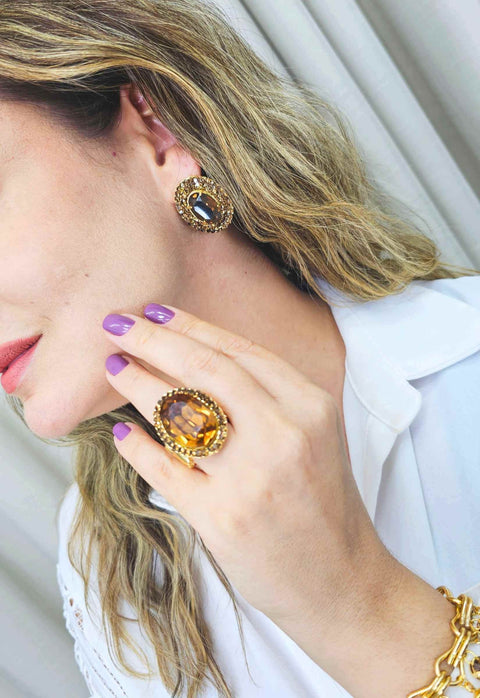 Brinco Gerusa gold oval com pedras marrom banhado no dourado