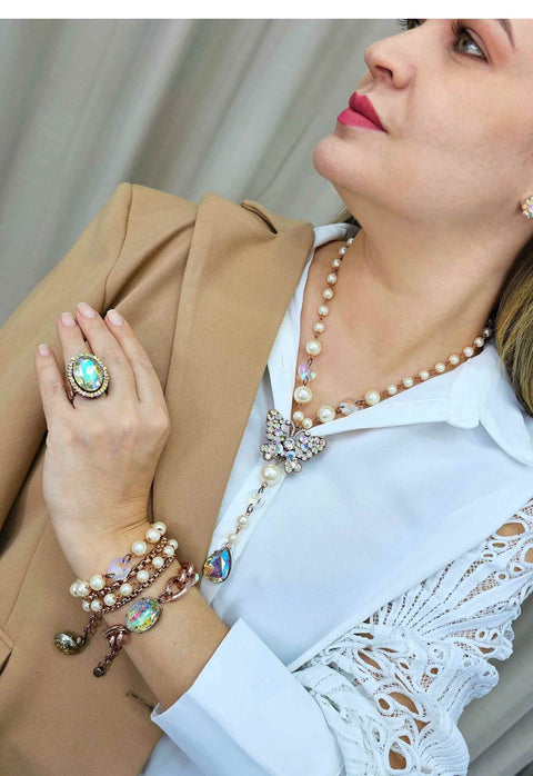 Pulseira Queiro mais de perolas vintage com pedra boreal
