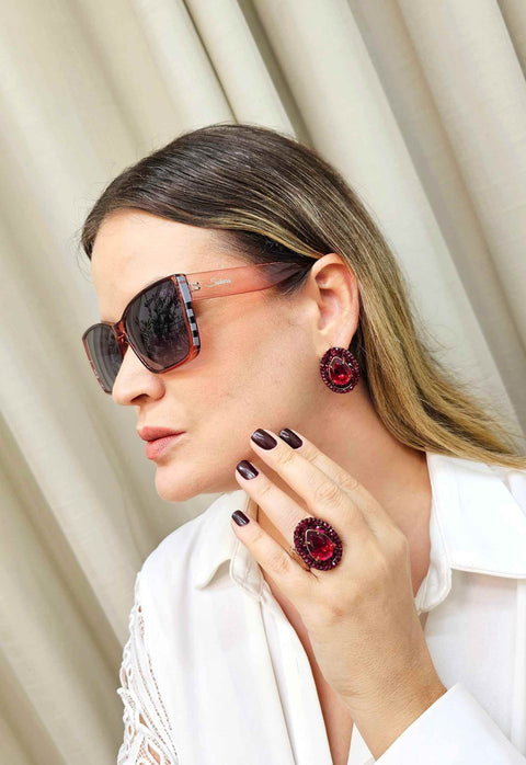 Óculos de Sol Giovana de acetato vermelho translúcido com lentes de proteção uv
