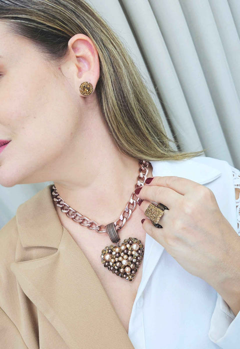 Colar Cleo vintage com pingente de coração de perolas e strass