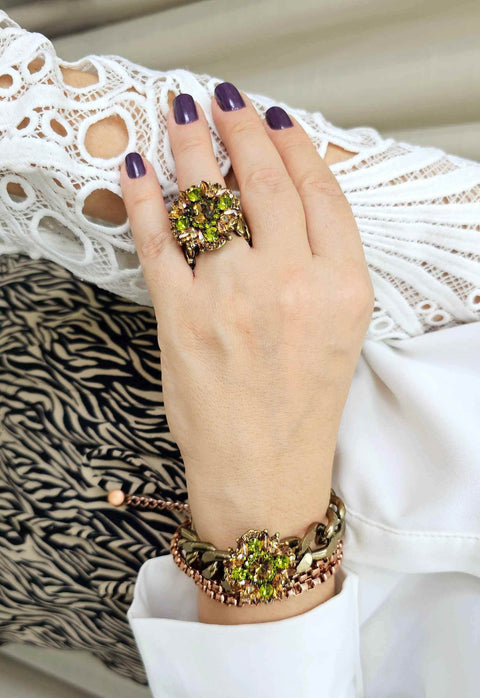 Pulseira Intuição de com pedras verdes banhado no vintage e ouro velho