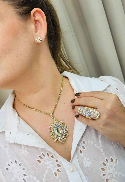 Colar Raridade Gold com pingente de strass boreal e veneziana dourado