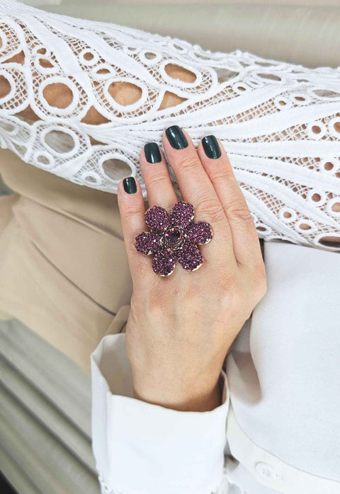 Anel Avelina de flor com strass ametista banhado no vintage