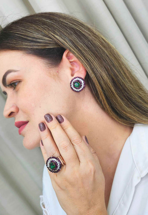 Brinco Corse redondo com pedra ametista verde e cristal banhado no vintage