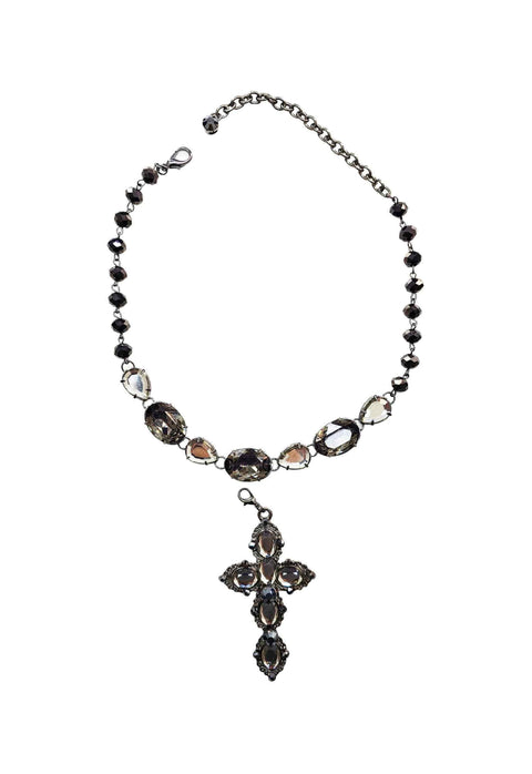 Colar Consagração com pingente de crucifixo e pedras black diamond e hematite