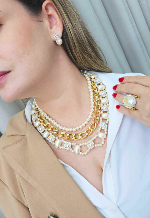 Maxi Colar Ícone de perolas com elos dourado glamour