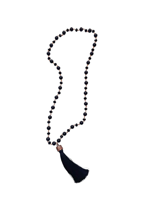 Colar Dália longuinho com tassel e bolas pretas banhado no vintage