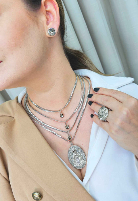 Colar Angelina de elos prata com pingente de Nossa Senhora Aparecida com strass black diamond