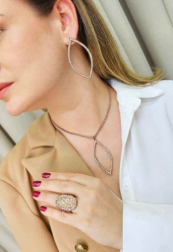 Colar Adara vintage com pingente delicado light peach