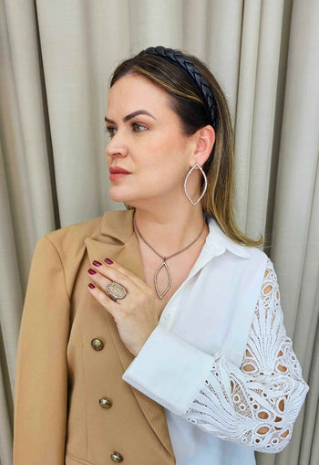 Brinco Adara vintage delicado com pedras light peach