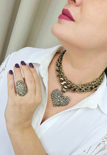 Maxi Colar Valentina ouro velho com pingente de coração black diamond