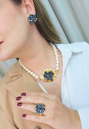 Brinco Supreme com strass hematite banhado no dourado