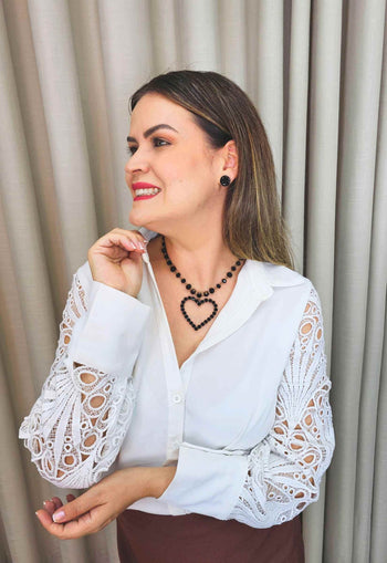 Colar Elisangela black com pingente de coração e pedras pretas