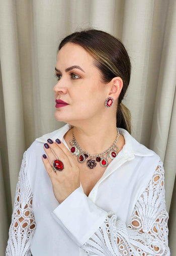 Colar Serena prata com pingentes e pedras vermelhas