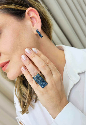 Anel Intenso blue ouro velho com pedras azuis