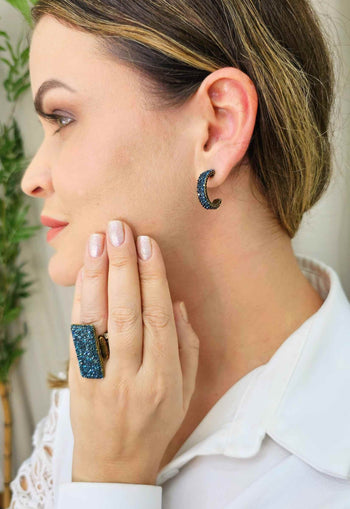 Anel Intenso blue ouro velho com pedras azuis