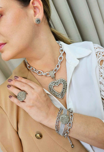 Colar Isla silver de coração prata  com pedras black diamond
