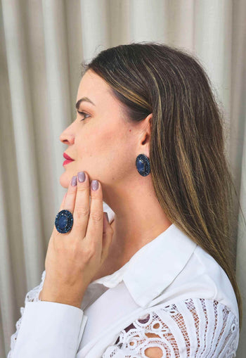 Anel Carmine Glam oval de pedras azuis banhado no onix