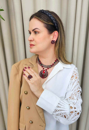 Maxi Colar Lyra com pingente vermelho e mix de correntes