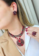 Maxi Colar Lyra com pingente vermelho e mix de correntes