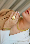 Colar Contemporânea de corrente de malha banhada no dourado