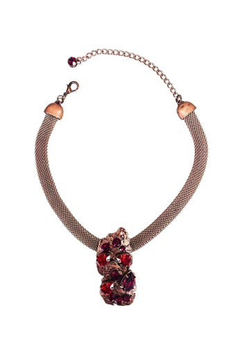 Colar Diandra de metal vintage com pedras vermelhas