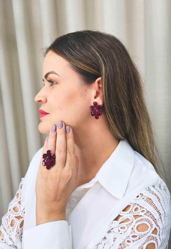 Brinco Lorena de pedras e gota vermelha banhado no vintage