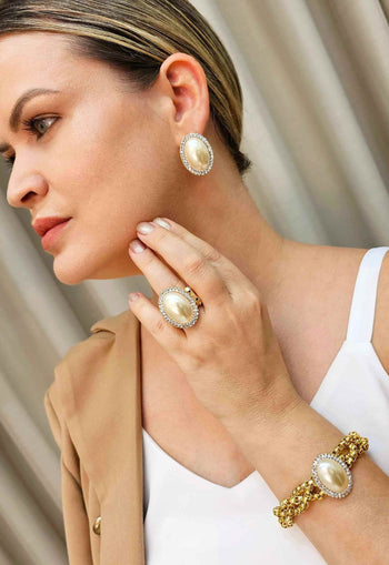 Pulseira Abigail de venezianas douradas e pignente de perola