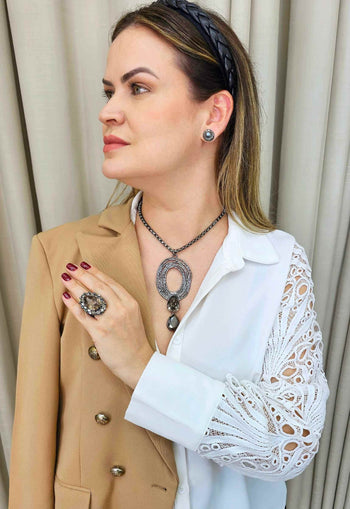 Colar Plenitude Onix com pingente e pedras grafites