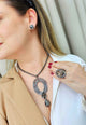 Colar Plenitude Onix com pingente e pedras grafites
