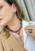 Colar Hanna com mix de correntes e crucifixo azul