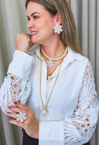 Colar Bahamas gold com pingente de flor cristal e perolas